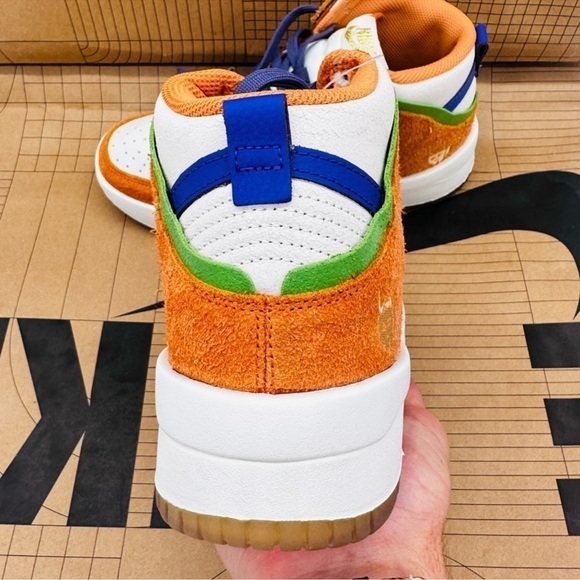 W NIKE DUNK HI SAIL/CANYON PURPLE - Picture 7 of 15